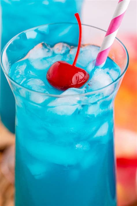 Underwater themed cocktails